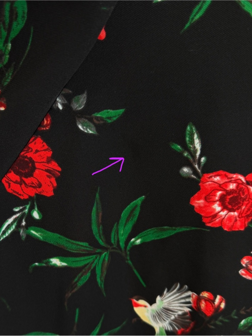 Gibson Latimer Black Blouse with birds and Red Floral - Picture 11 of 11